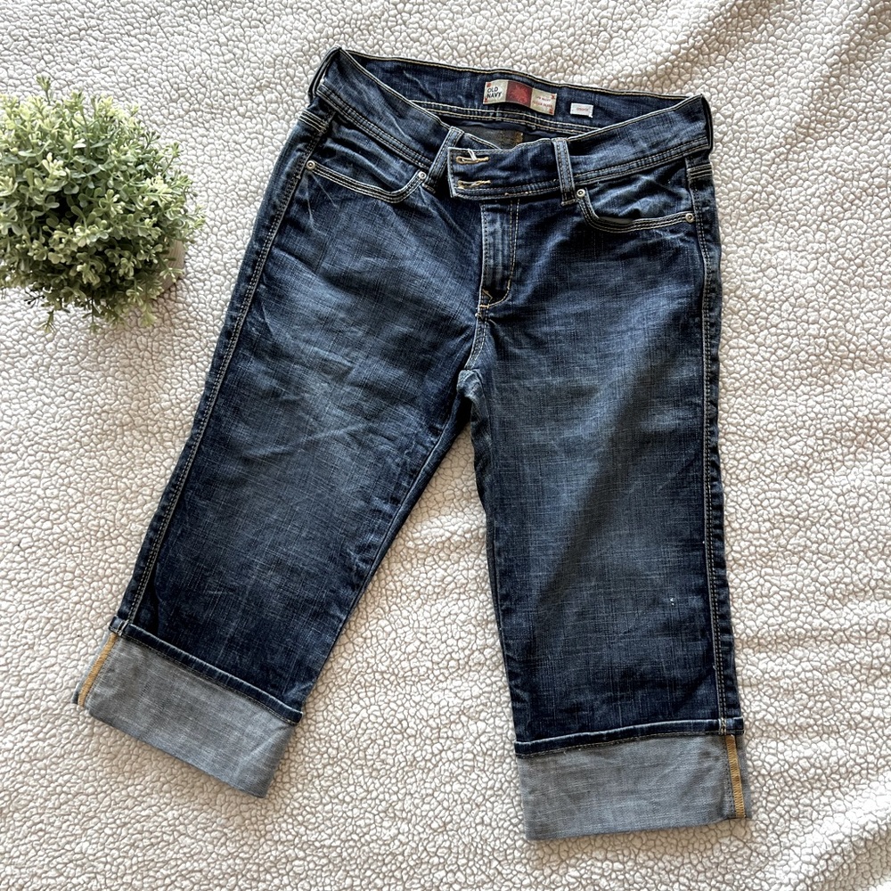 🍓 2 for $13 OLD NAVY Low Waist Denim/Jean Capri.